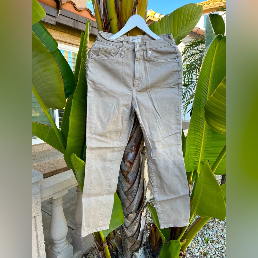 Universal Thread High Rise 90s Slim Natural Denim Jeans